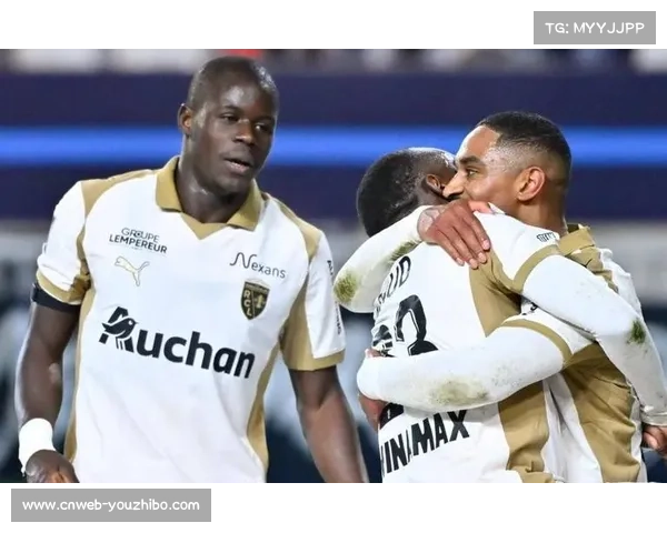 朗斯客场5-0狂胜巴黎FC反超巴黎圣日耳曼登顶法甲,领头羊易主悬念重燃